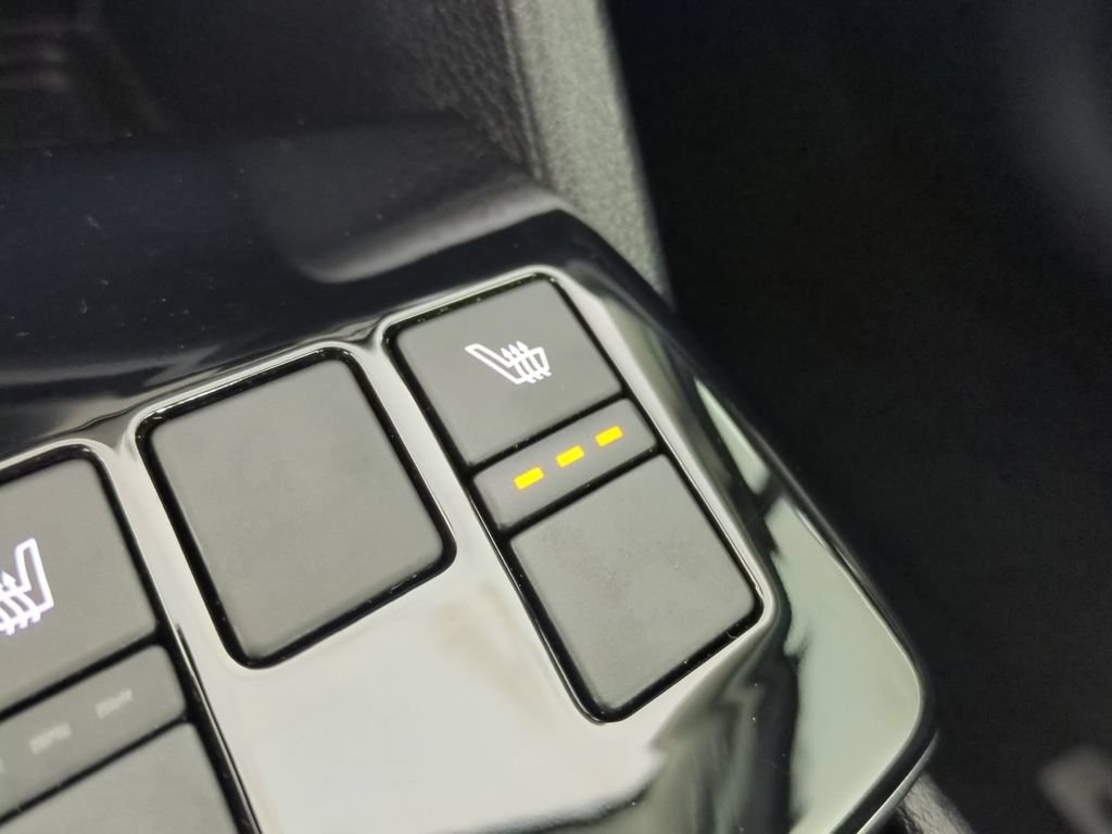 Used 2025 Kia Sportage EX FWD image 26