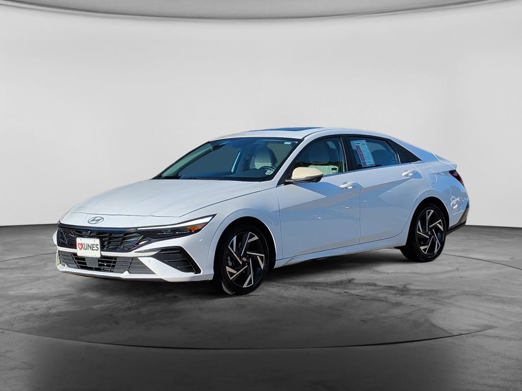 Used 2024 Hyundai Elantra Limited FWD image 3