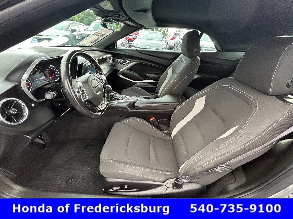 Used 2017 Chevrolet Camaro LT RWD image 29