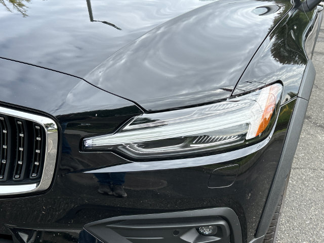 New 2026 Volvo V60 B5 Cross Country Ultra w/ Protection Package Premier AWD/4WD image 7