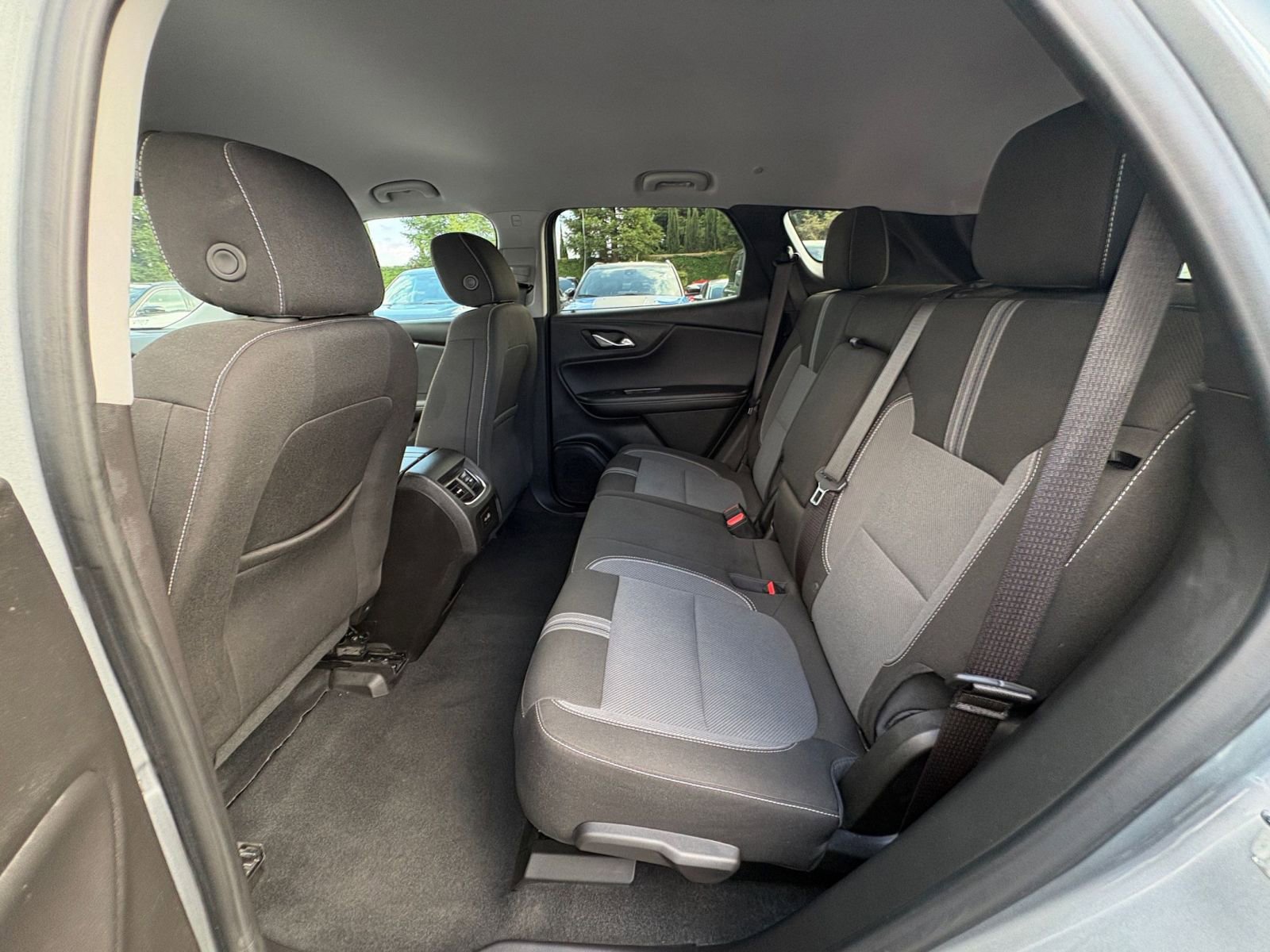 Used 2025 Chevrolet Blazer LT FWD image 28