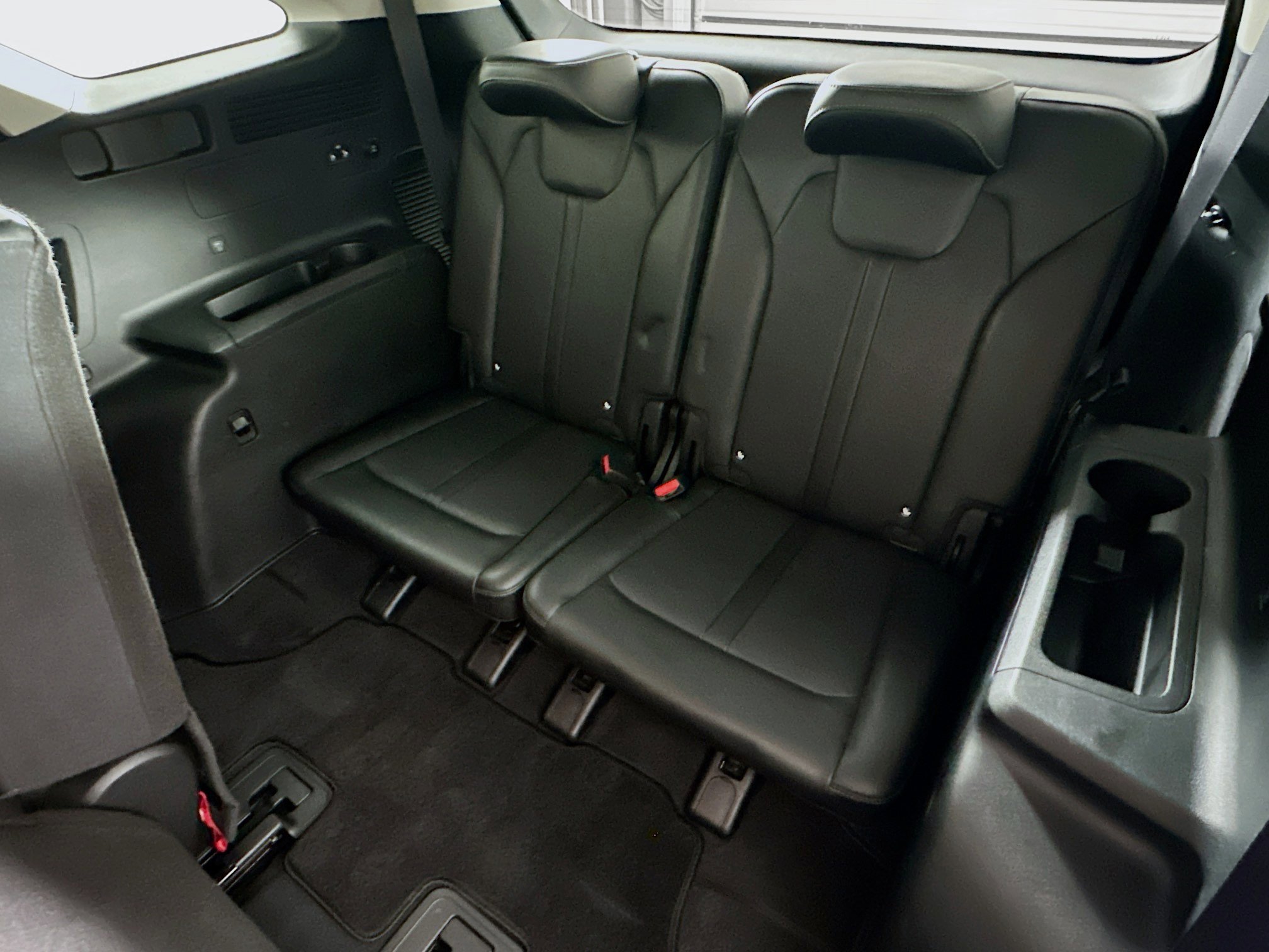 Used 2024 Kia Sorento S image 30