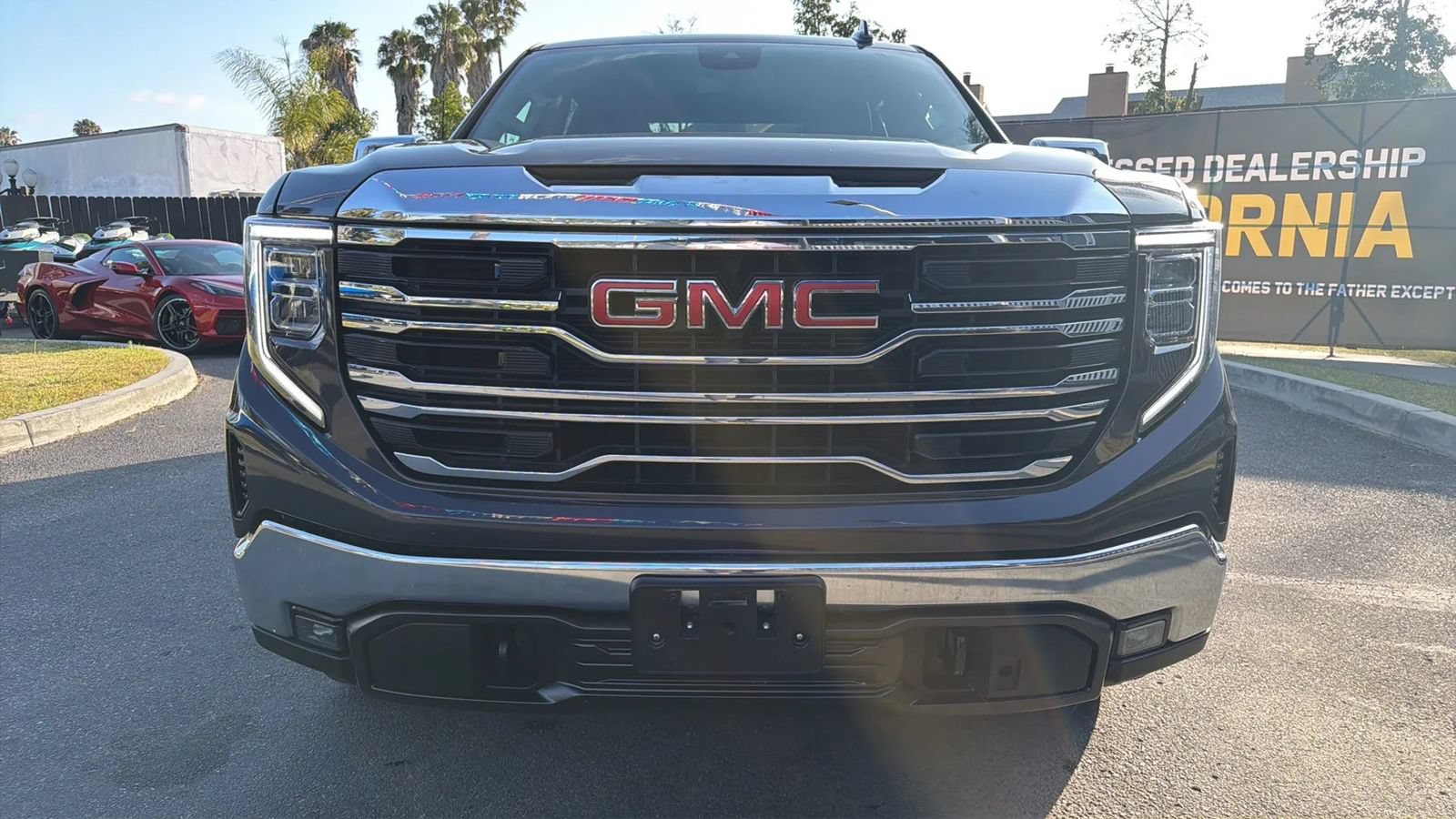 Used 2025 GMC Sierra 1500 SLT RWD image 10