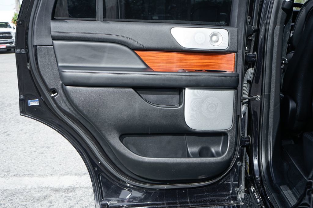 Used 2020 Lincoln Navigator Reserve w/ Equipment Group 208A Reserve image 38