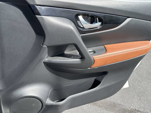 Used 2018 Nissan Rogue SL w/ Premium Package AWD/4WD image 26