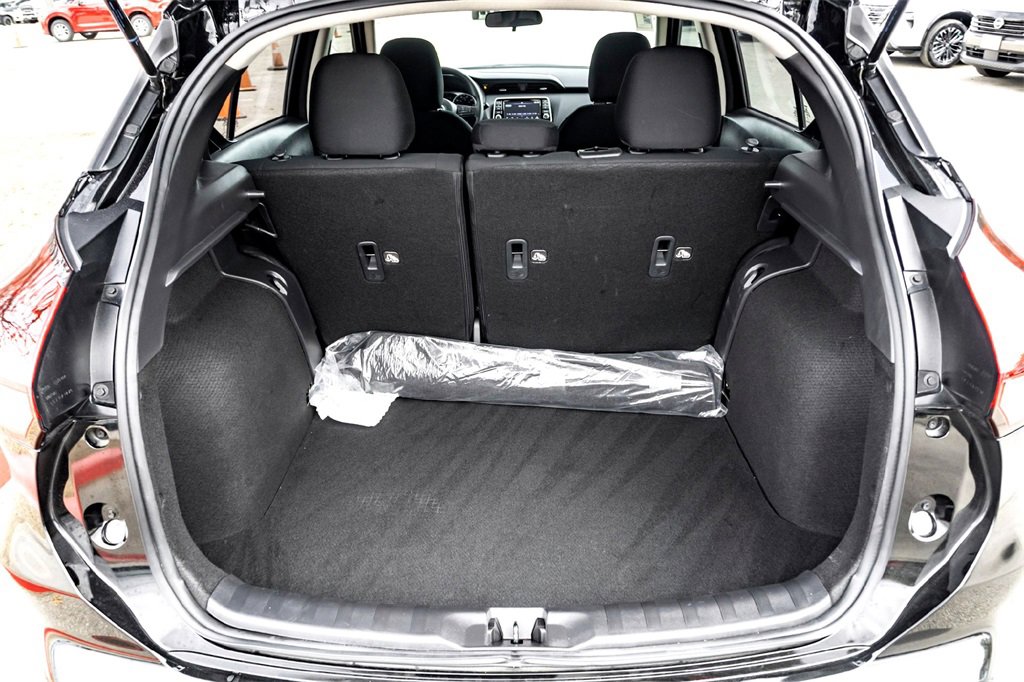 Used 2025 Nissan Kicks Play S image 30