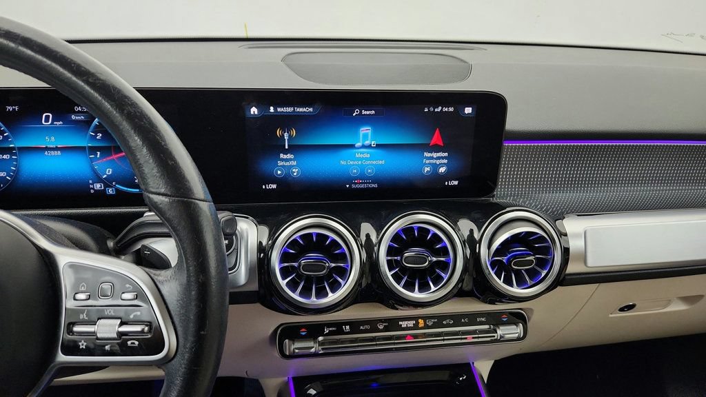 Used 2022 Mercedes-Benz GLB 250 w/ Premium Package Lite image 16