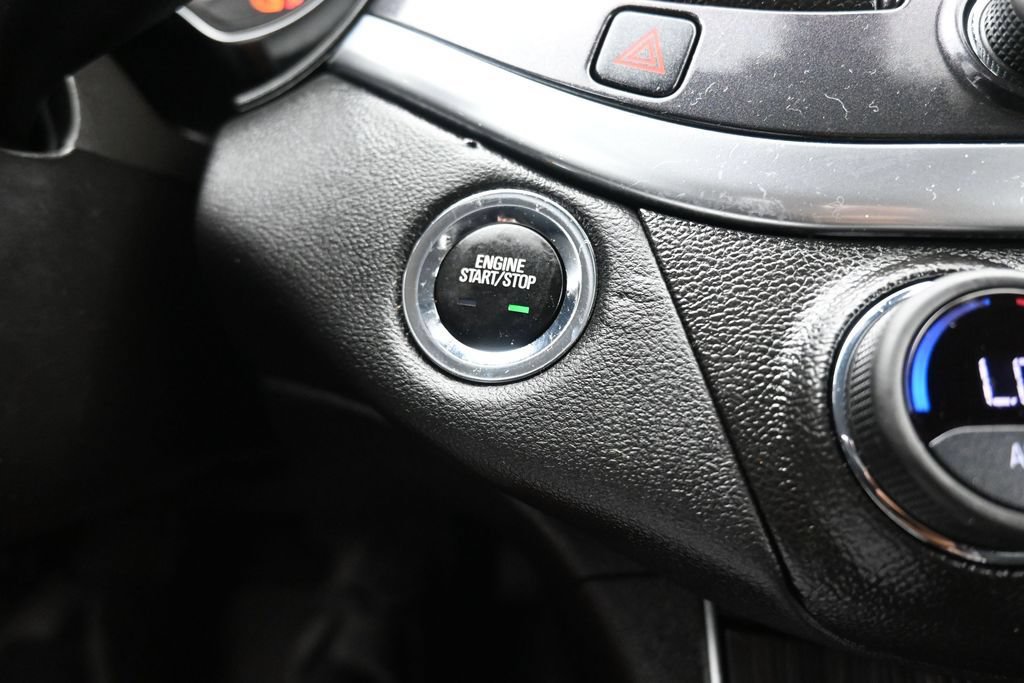 Used 2019 Chevrolet Impala LT FWD image 20