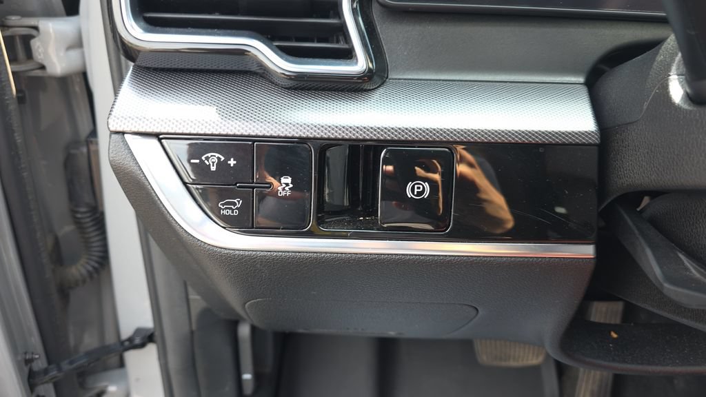 Used 2023 Kia Sportage SX FWD image 13