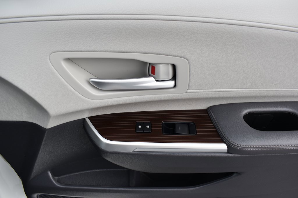 Used 2021 Toyota Sienna XLE image 16