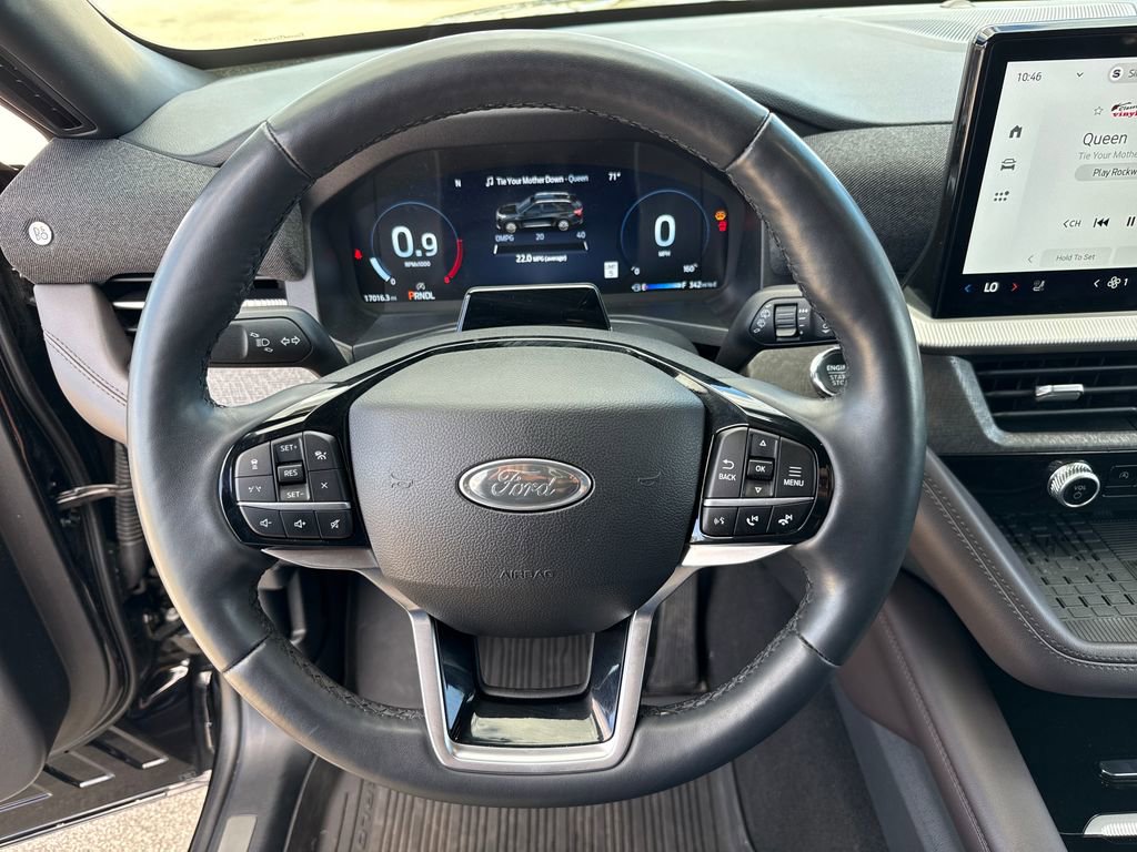 Certified 2025 Ford Explorer Platinum image 15