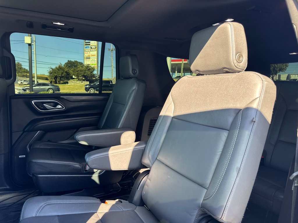 Used 2024 Chevrolet Suburban Z71 w/ Luxury Package AWD/4WD image 29