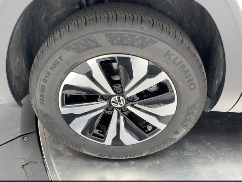 Used 2026 Volkswagen Atlas SE FWD image 15