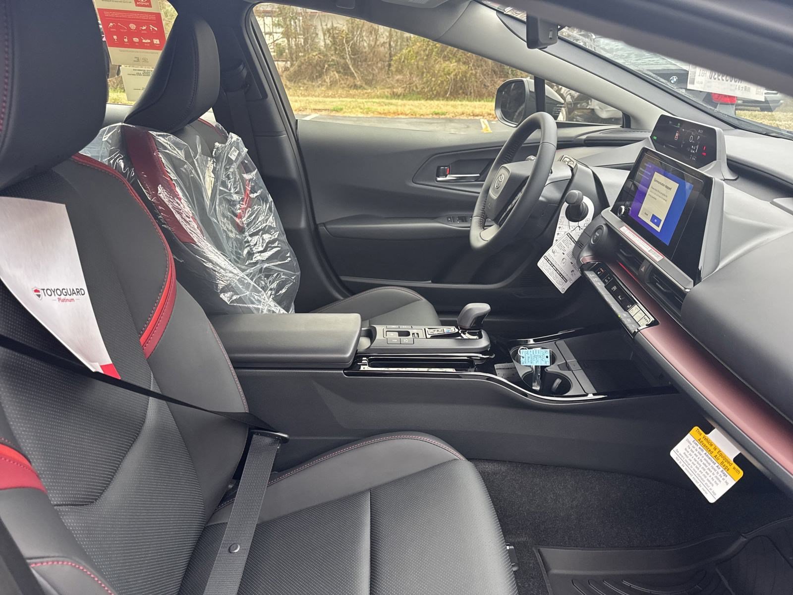 New 2024 Toyota Prius Prime FWD image 31