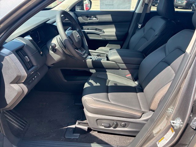 New 2026 Nissan Pathfinder SL w/ SL Premium Package FWD image 9