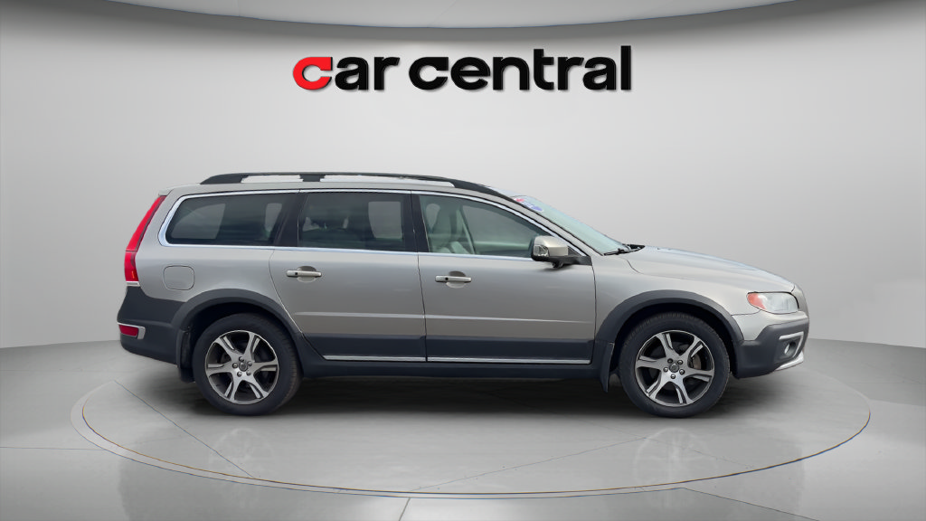 Used 2015 Volvo XC70 T6 w/ Proximity Package AWD/4WD image 6