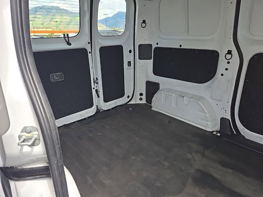 Used 2021 Nissan NV200 S w/ Back Door Glass Package image 25