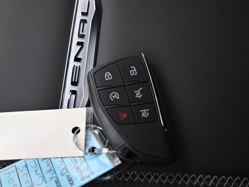 New 2025 GMC Yukon XL Denali w/ Denali Reserve Package image 18