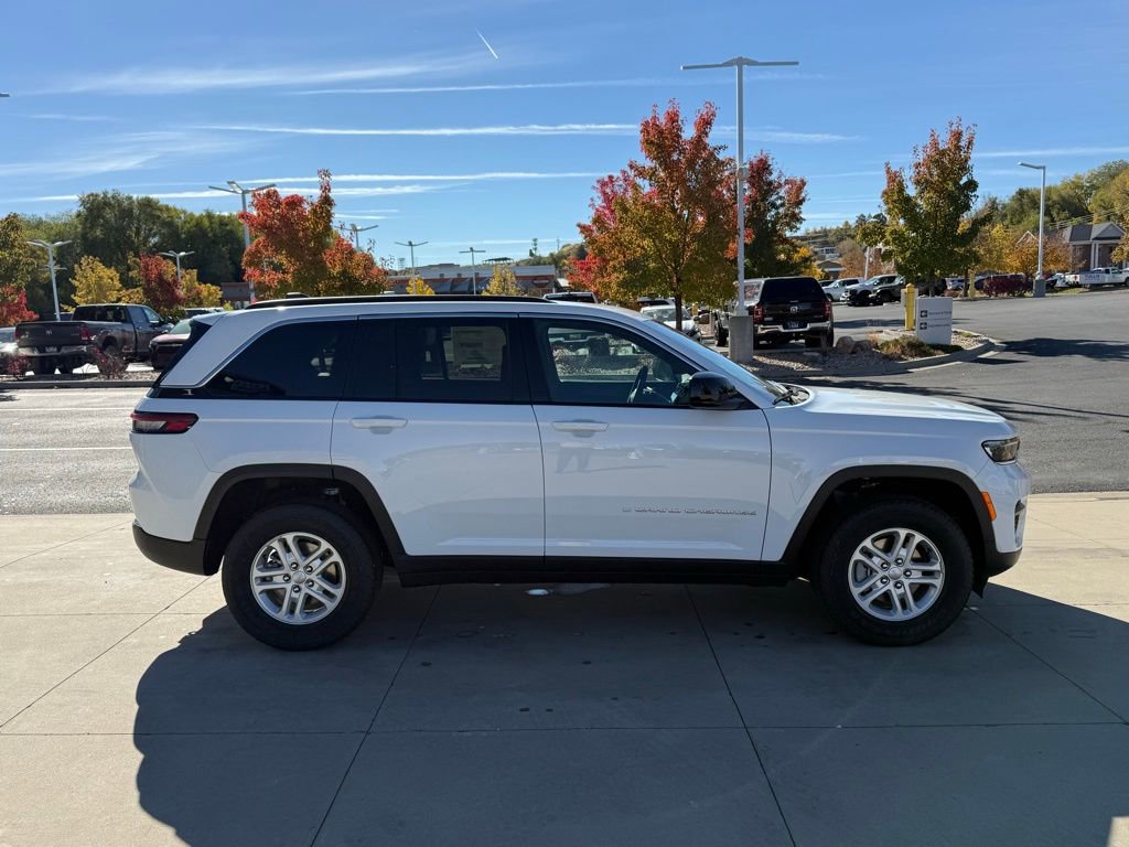 New 2025 Jeep Grand Cherokee Laredo w/ Trailer Tow Package image 7