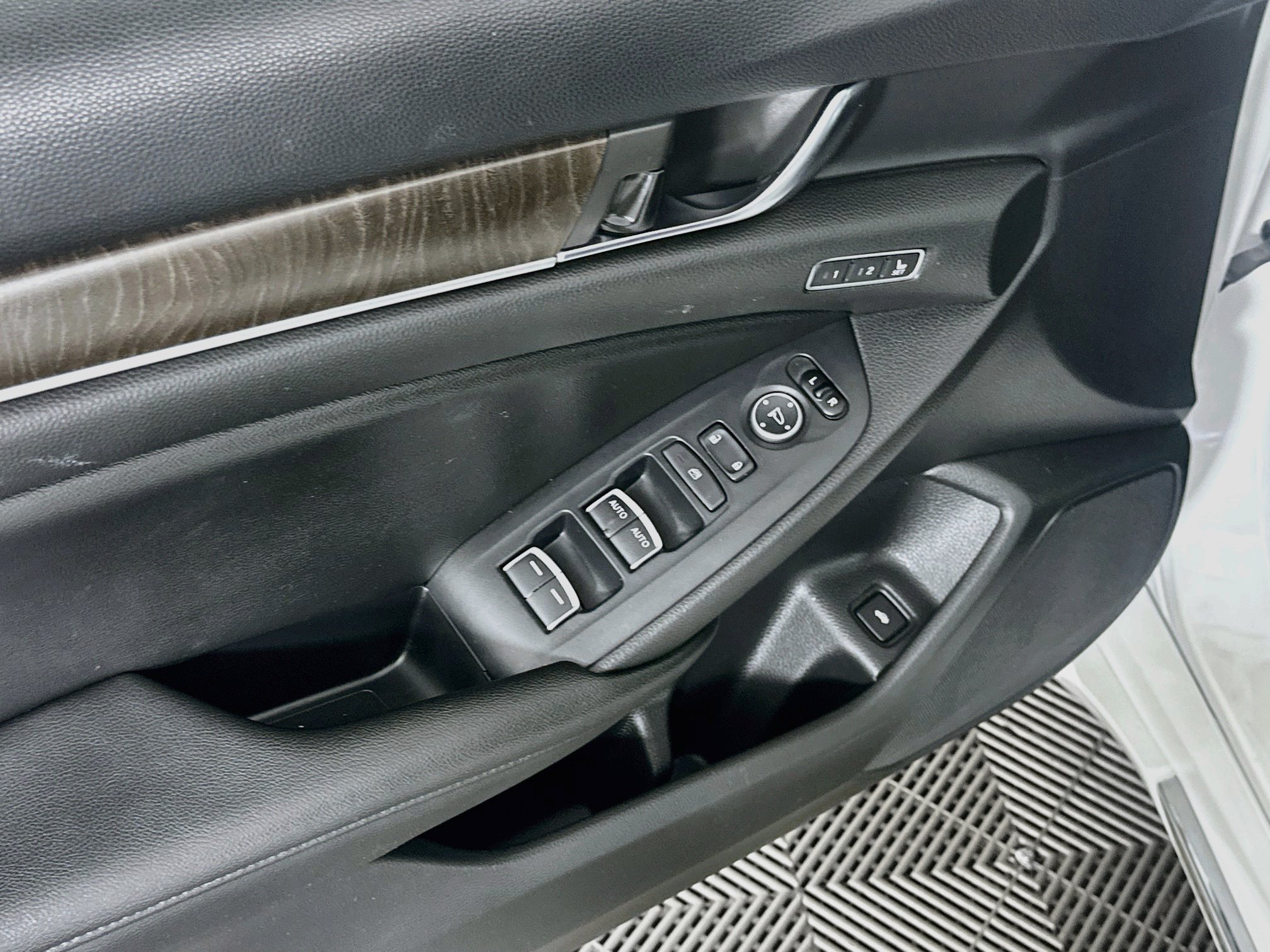 Used 2020 Honda Accord EX-L image 15