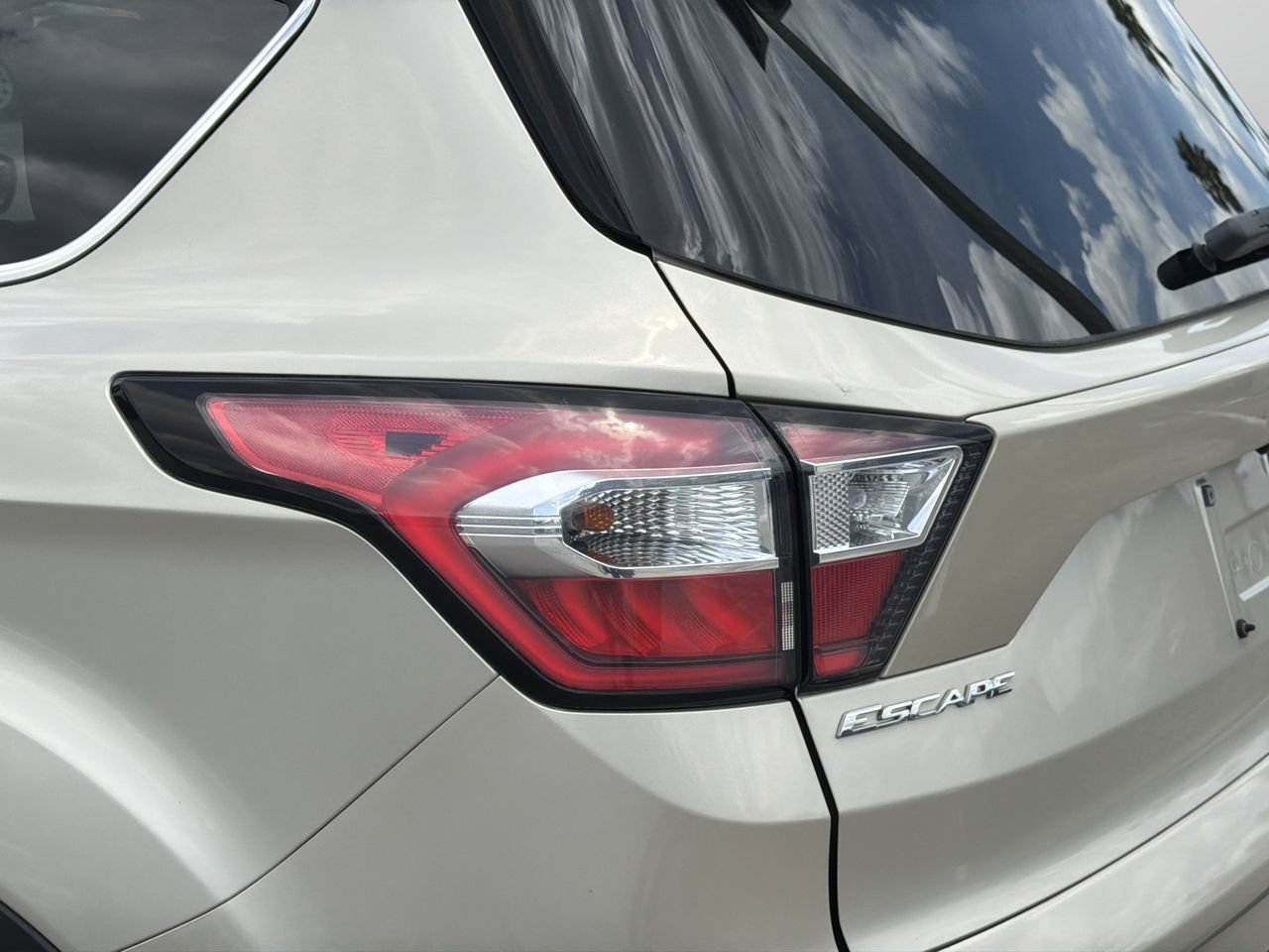 Used 2018 Ford Escape SE AWD/4WD image 7