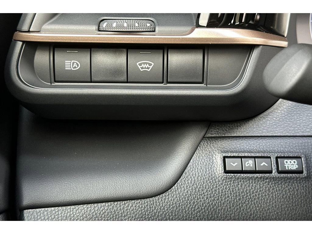 New 2026 Toyota Crown Platinum image 30