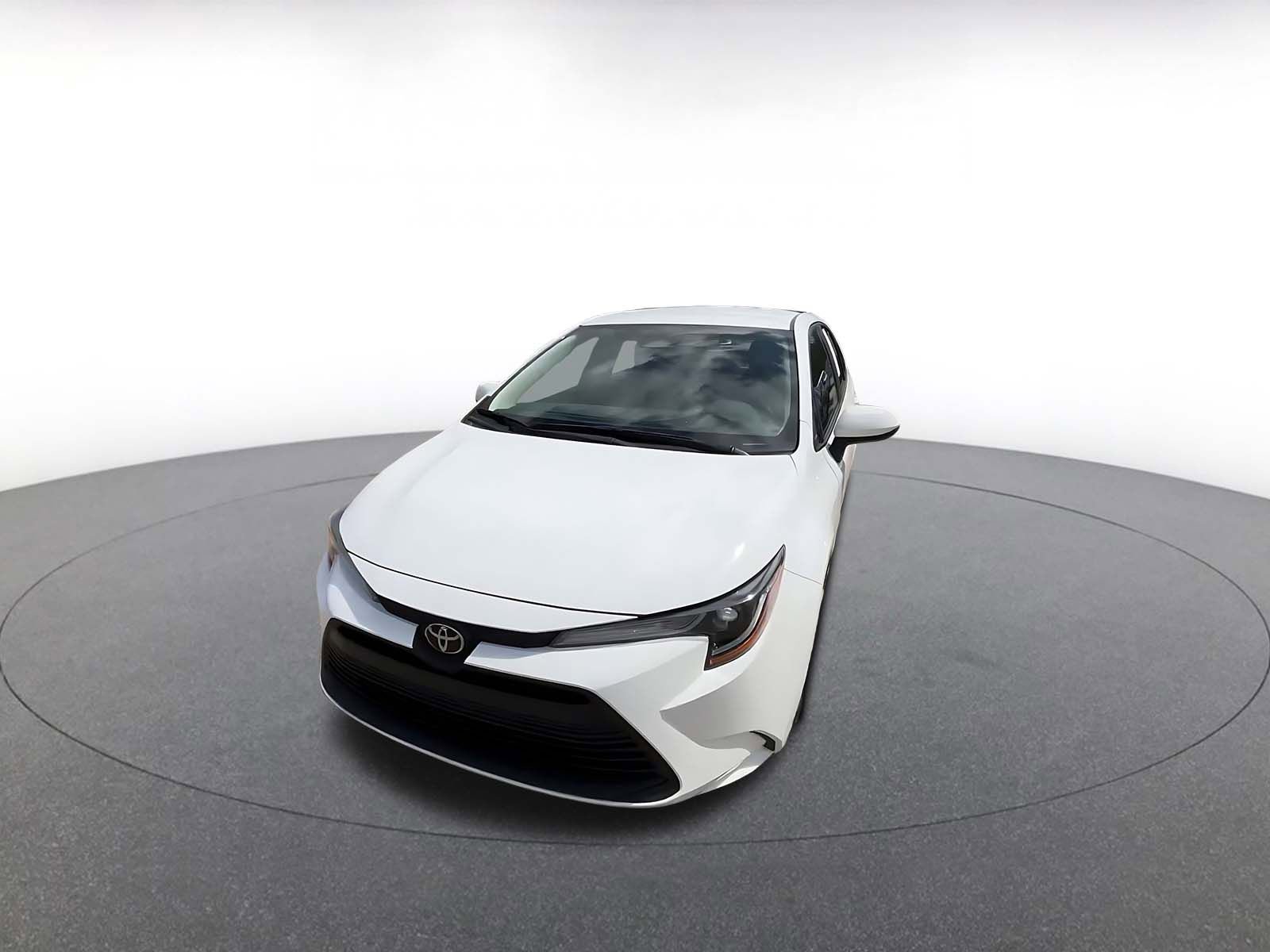 Used 2025 Toyota Corolla LE FWD image 7