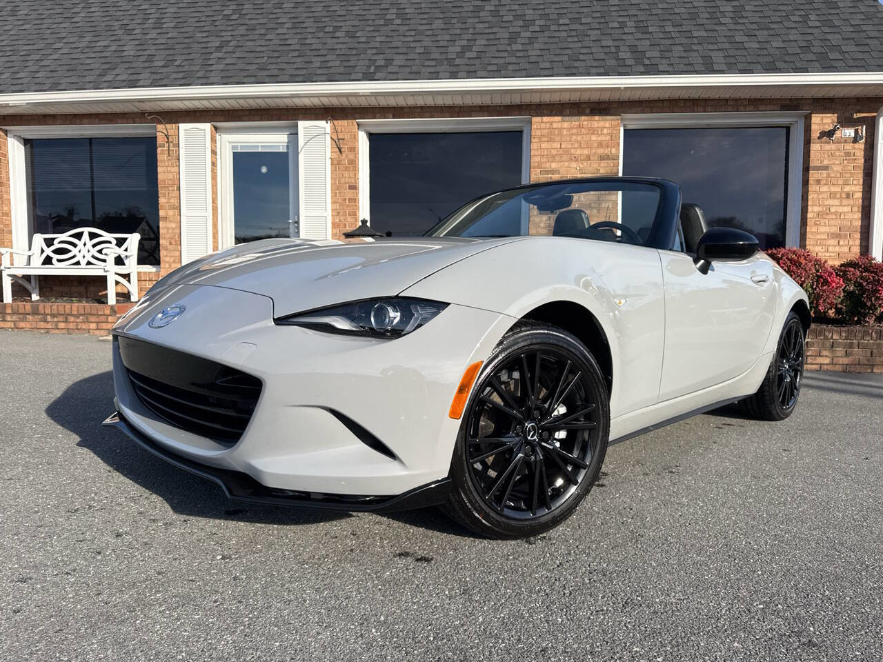 Used 2024 MAZDA MX-5 Miata Club image 3