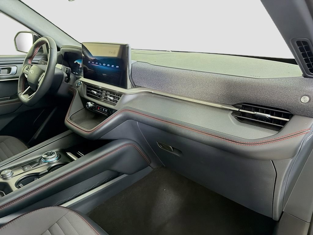 Used 2025 Ford Explorer ST-Line image 33