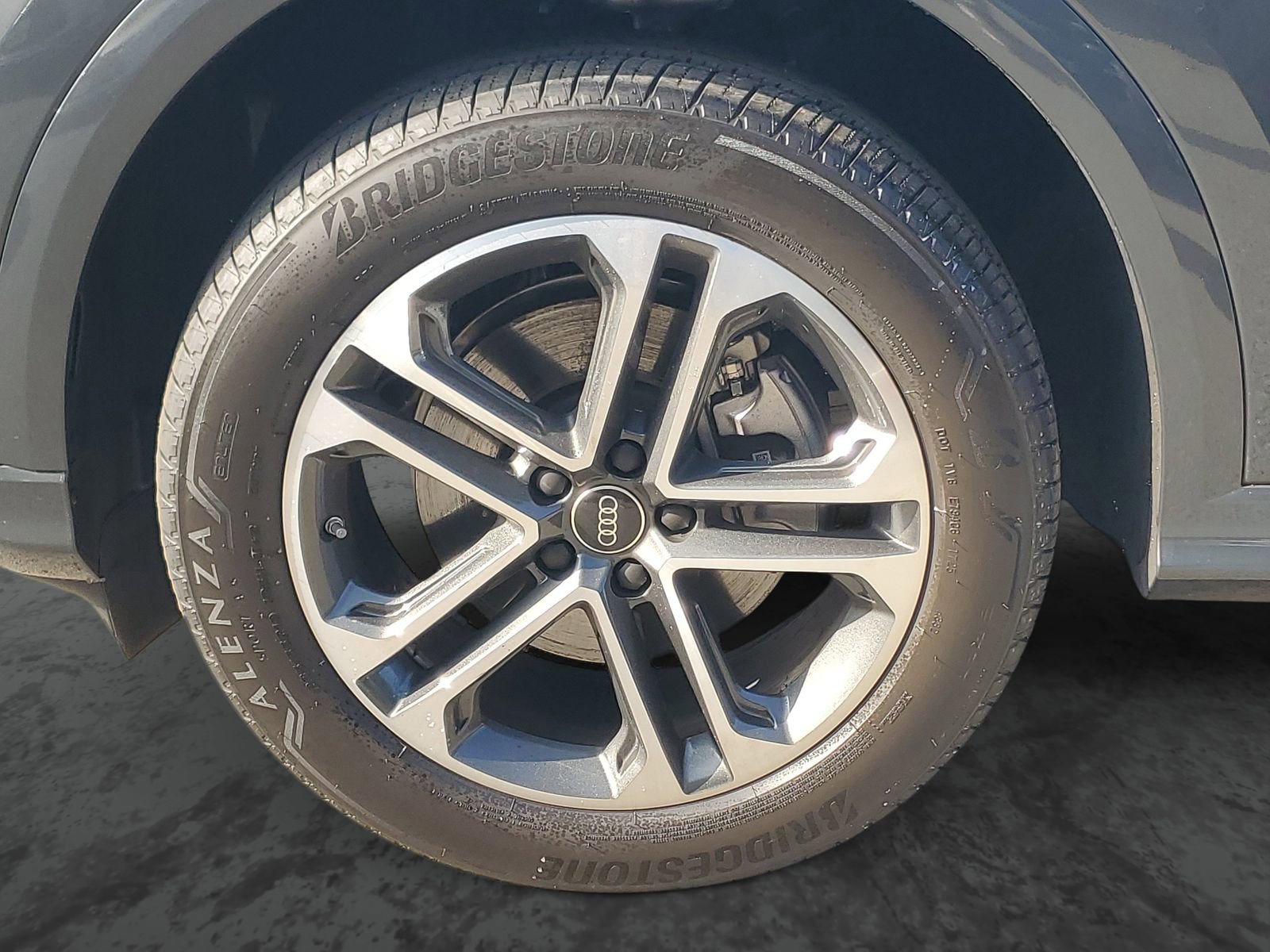 Used 2025 Audi Q5 Premium w/ Convenience Package image 5