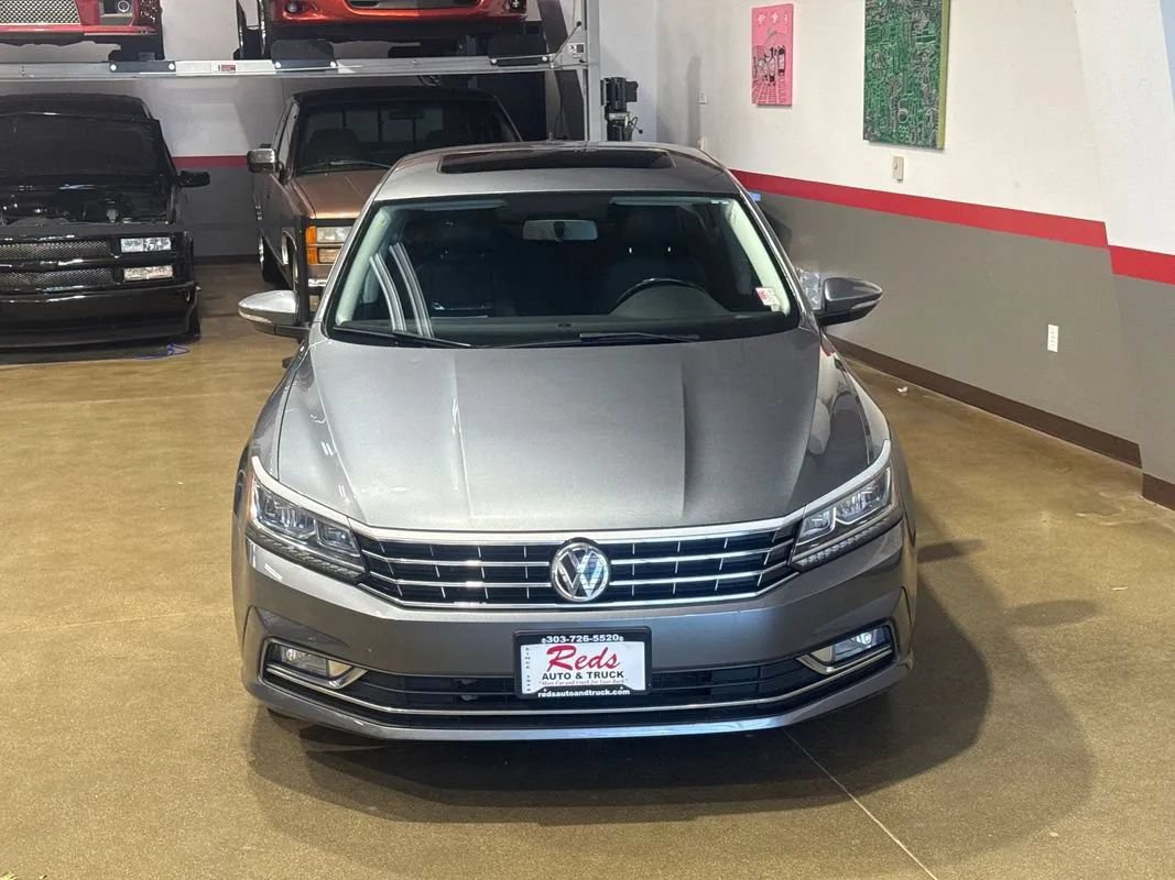 Used 2018 Volkswagen Passat 2.0T SE FWD image 11