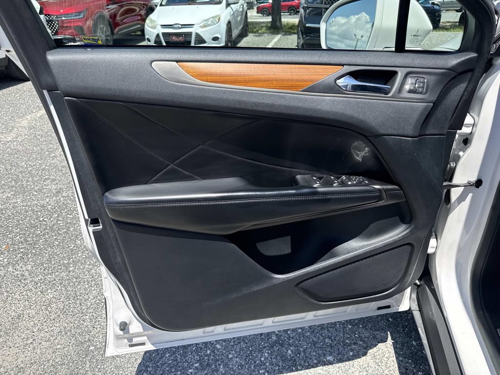 Used 2019 Lincoln MKC Reserve FWD image 18