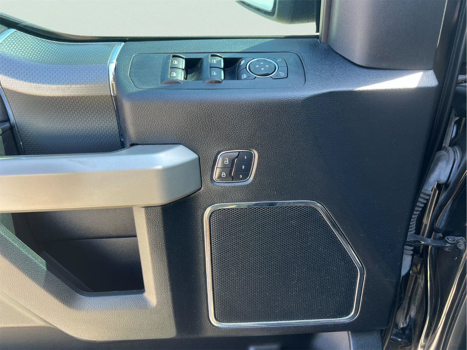 Used 2017 Ford F150 Lariat RWD image 15