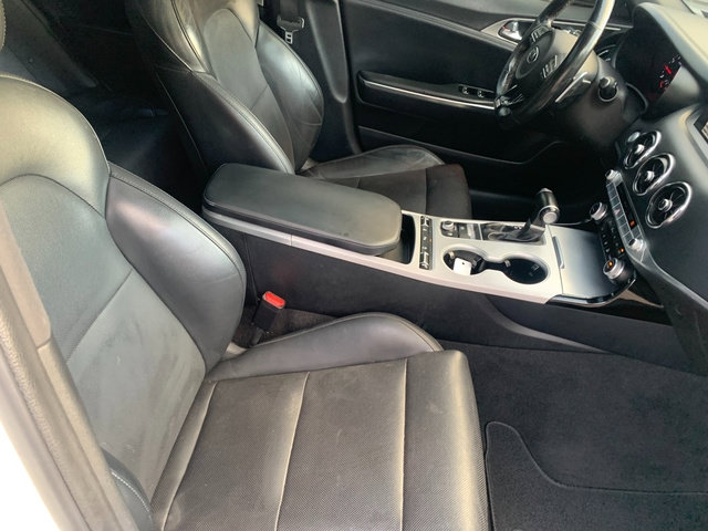 Used 2019 Kia Stinger GT1 AWD/4WD image 10