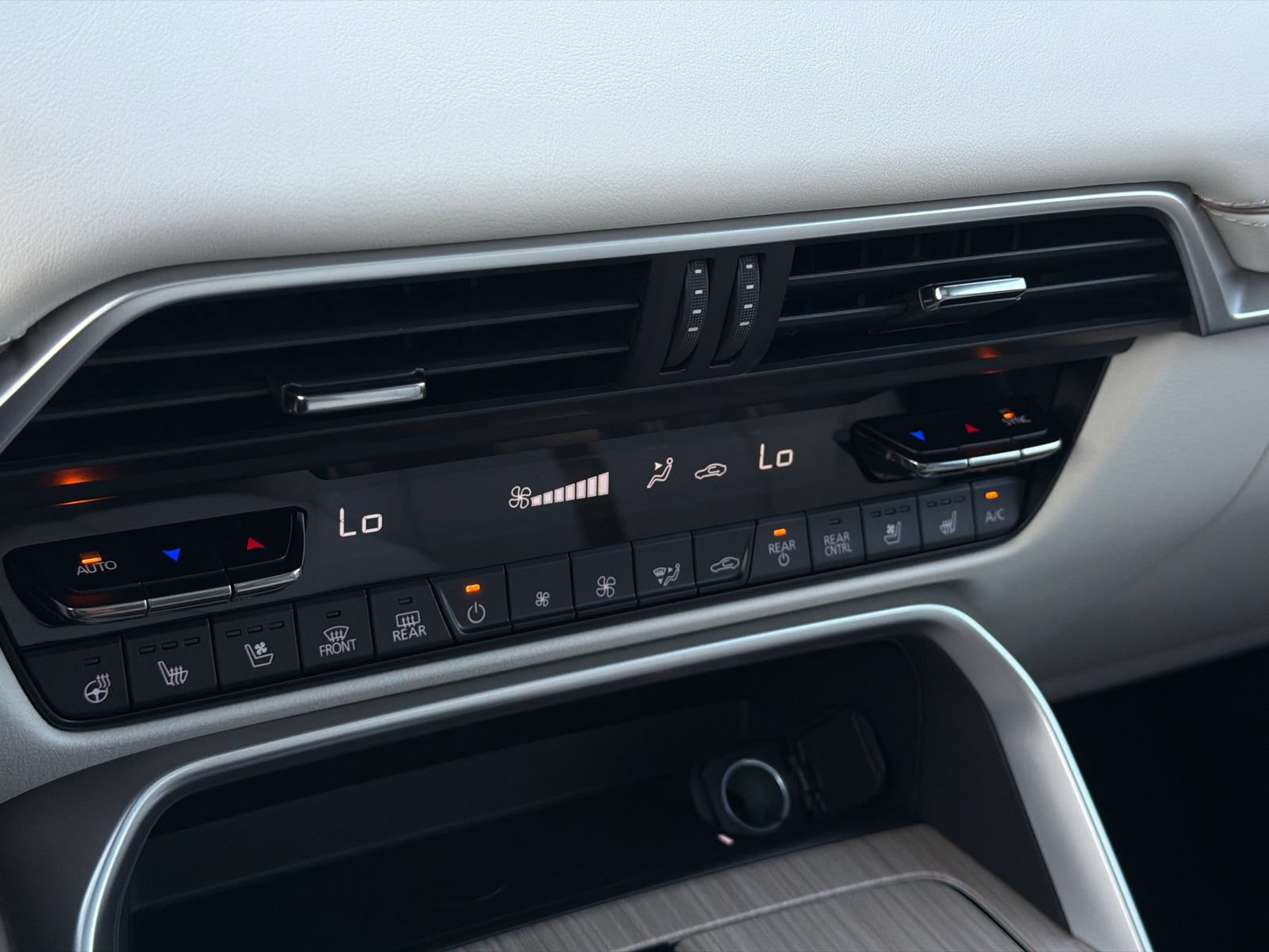 New 2026 MAZDA CX-90 Plug-In Hybrid w/ Premium Plus AWD/4WD image 30