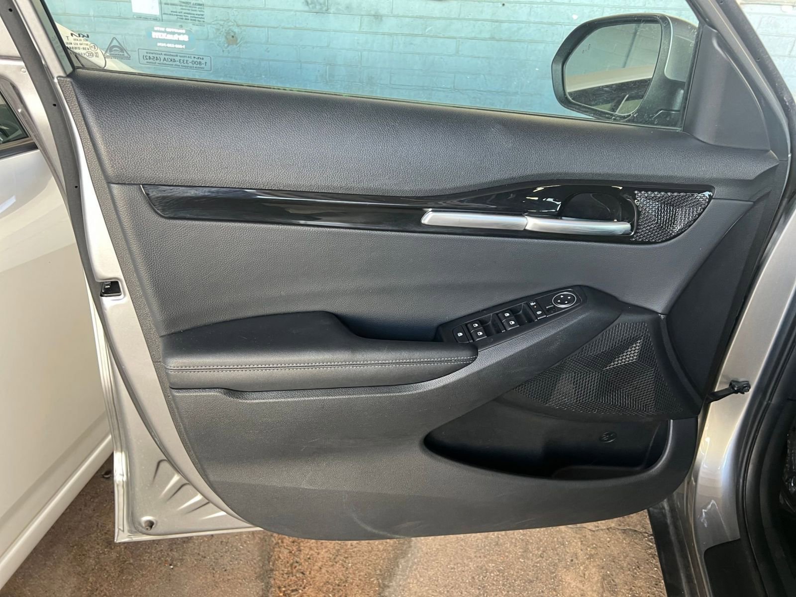 Used 2025 Kia Seltos S image 18