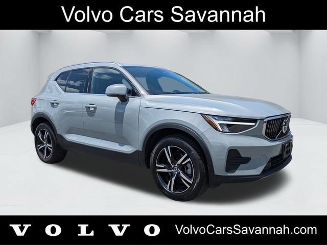Certified 2025 Volvo XC40 B5 Core