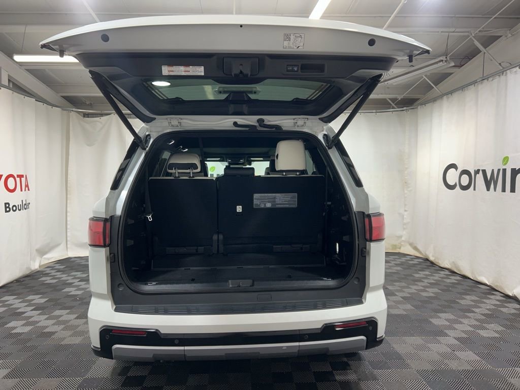 Used 2024 Toyota Sequoia Capstone image 18