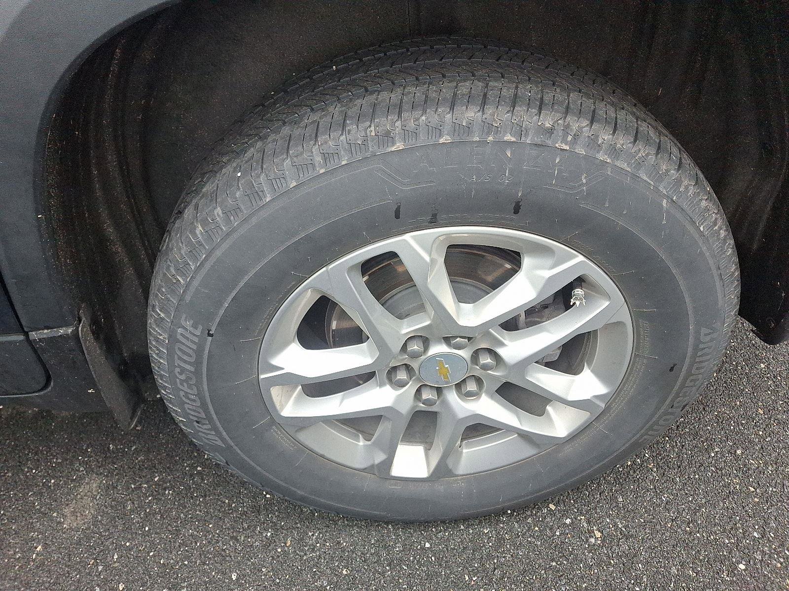 Used 2023 Chevrolet Traverse LS w/ Safety Package image 13