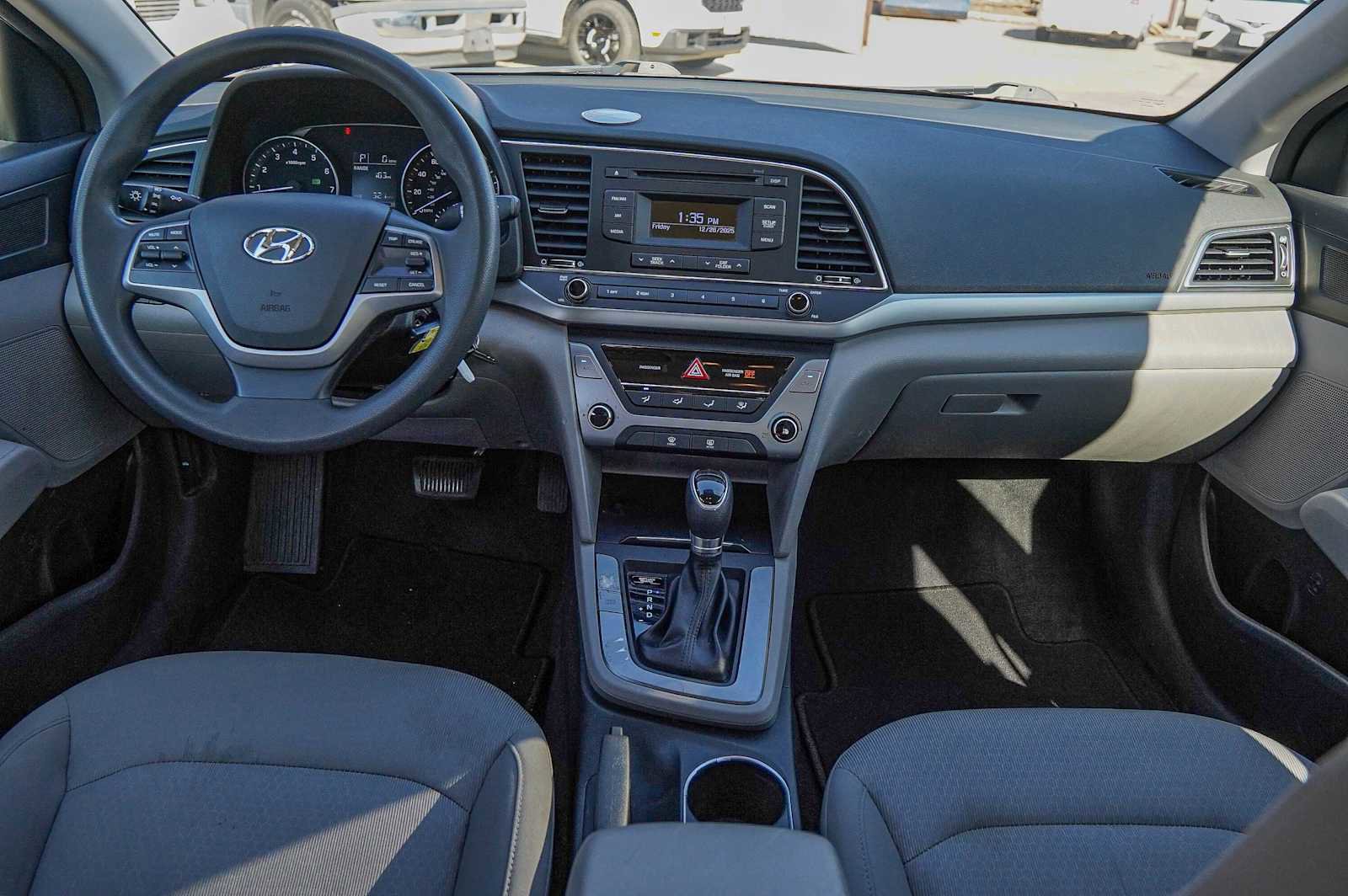 Used 2017 Hyundai Elantra SE image 24