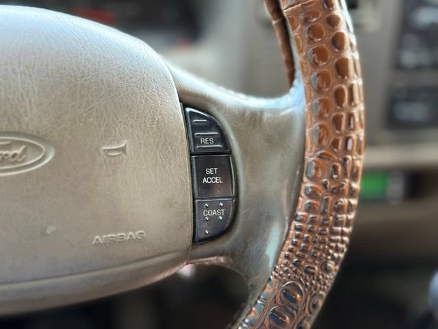Used 2001 Ford F350 Lariat RWD image 24