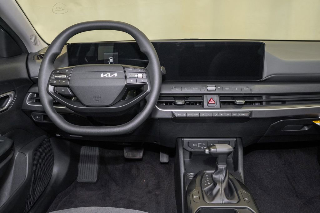 New 2025 Kia K4 LXS image 7