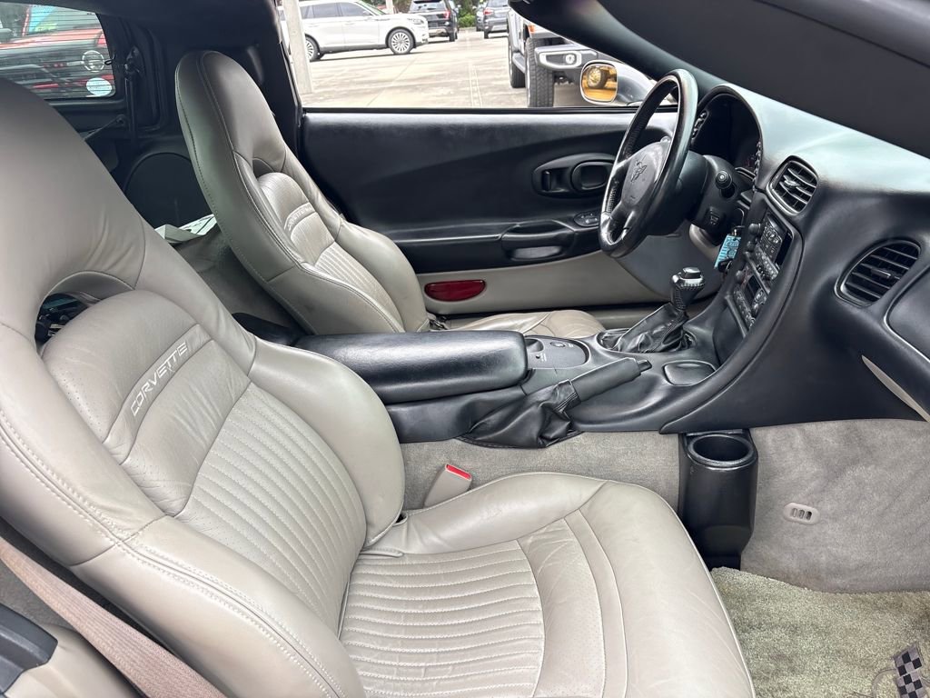 Used 2003 Chevrolet Corvette Coupe w/ Preferred Equipment Group image 27