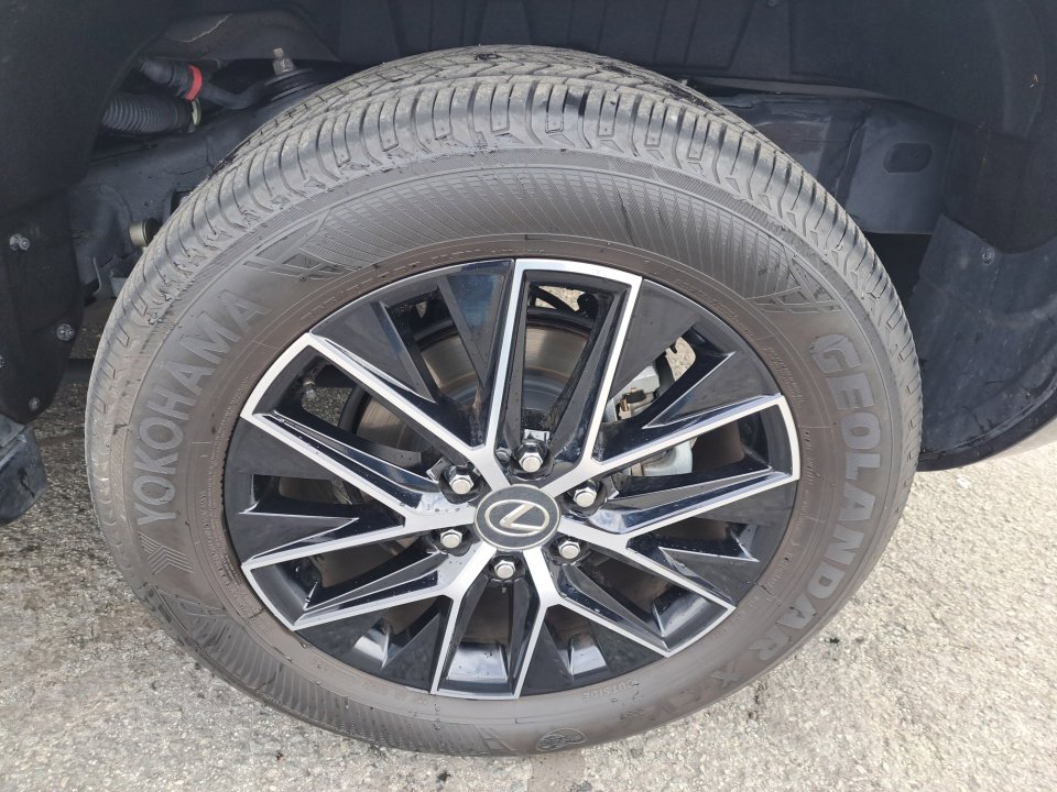 Used 2024 Lexus GX 550 image 25