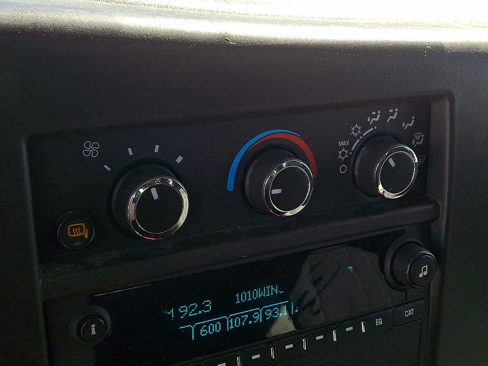 Used 2025 Chevrolet Express 2500 w/ Driver Convenience Package RWD image 16