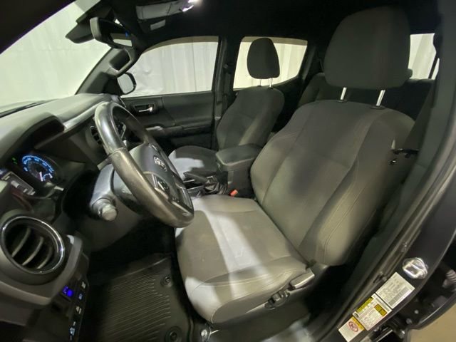 Used 2018 Toyota Tacoma TRD Sport image 10
