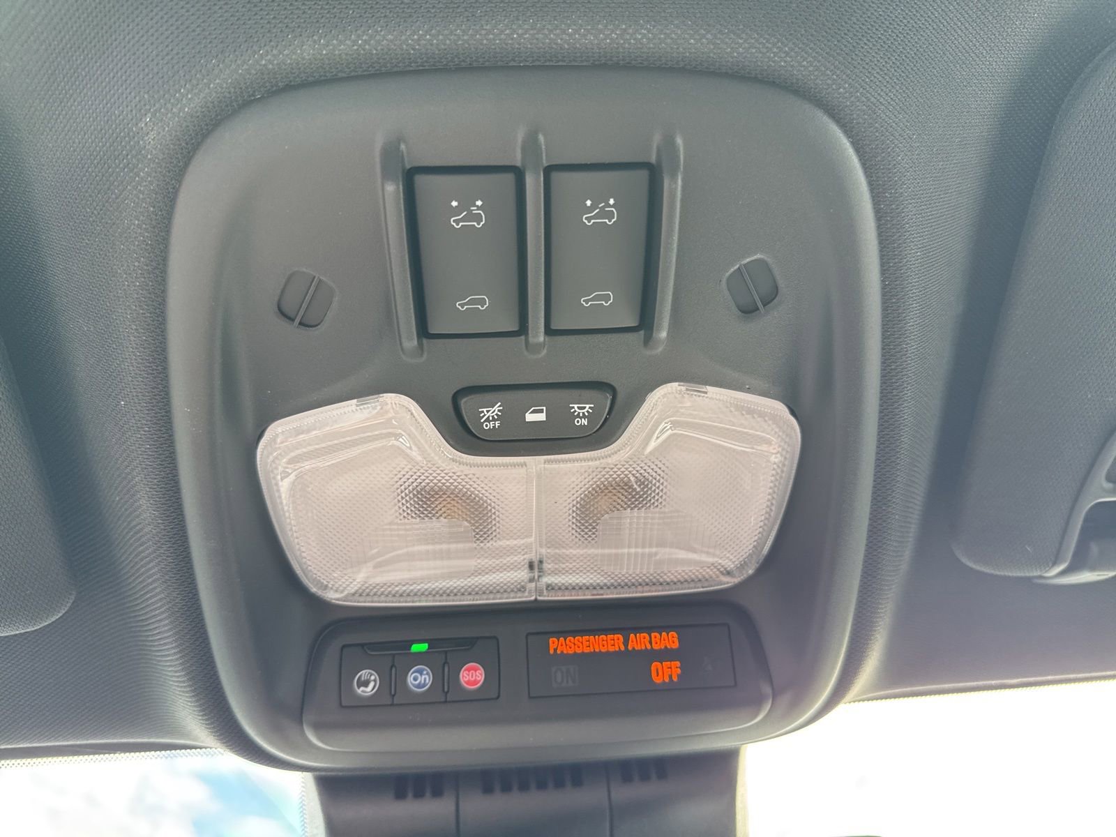 Used 2024 Chevrolet Colorado Z71 w/ Z71 Convenience Package 2 AWD/4WD image 19