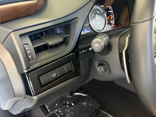 Used 2025 Lexus ES 300h w/ Premium Package FWD image 31
