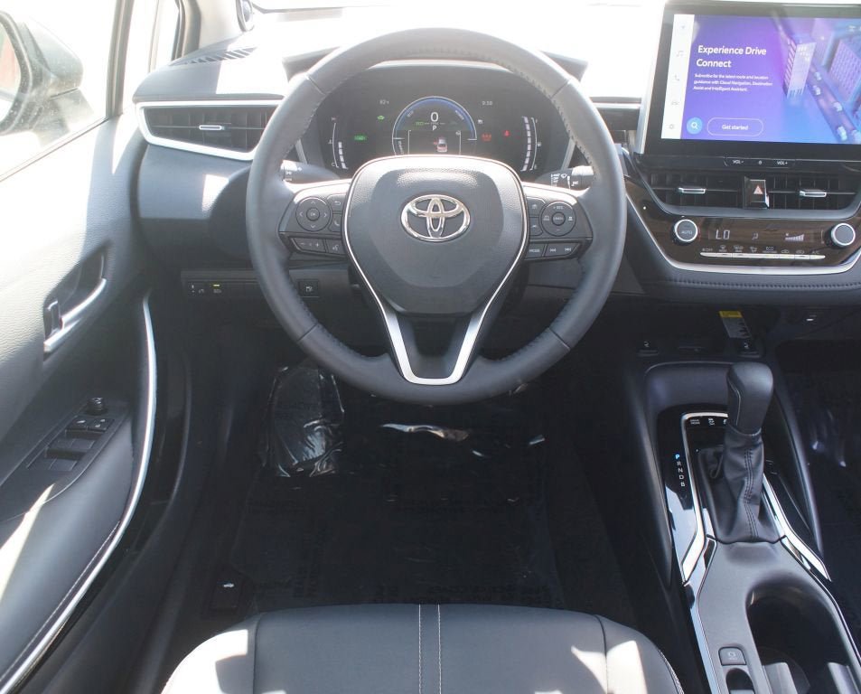 Used 2025 Toyota Corolla XLE FWD image 5
