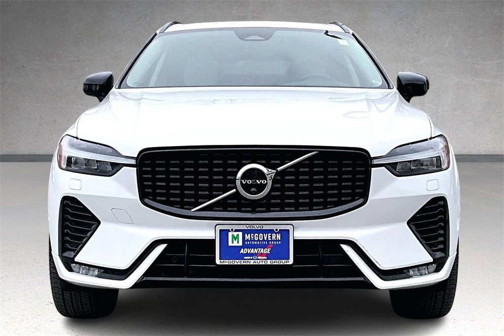 Used 2023 Volvo XC60 B5 Ultimate image 2